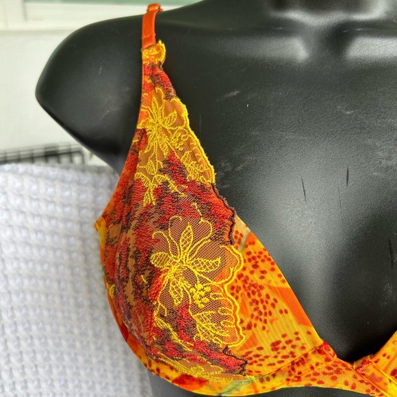 NWOT 2007 Victorias Secret Floral lace and cheetah print bra and g string set. - Picture 2 of 12